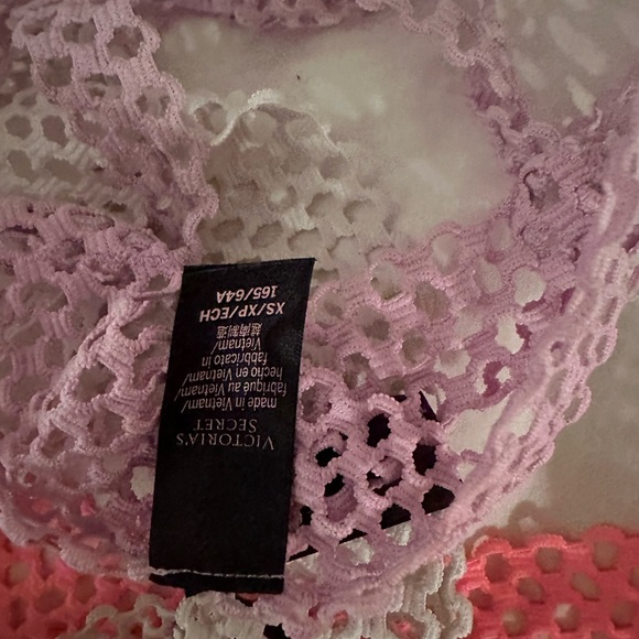 Victoria’s Secret Set of 3 Lacy Thongs - XS (Brand New) - Picture 6 of 10